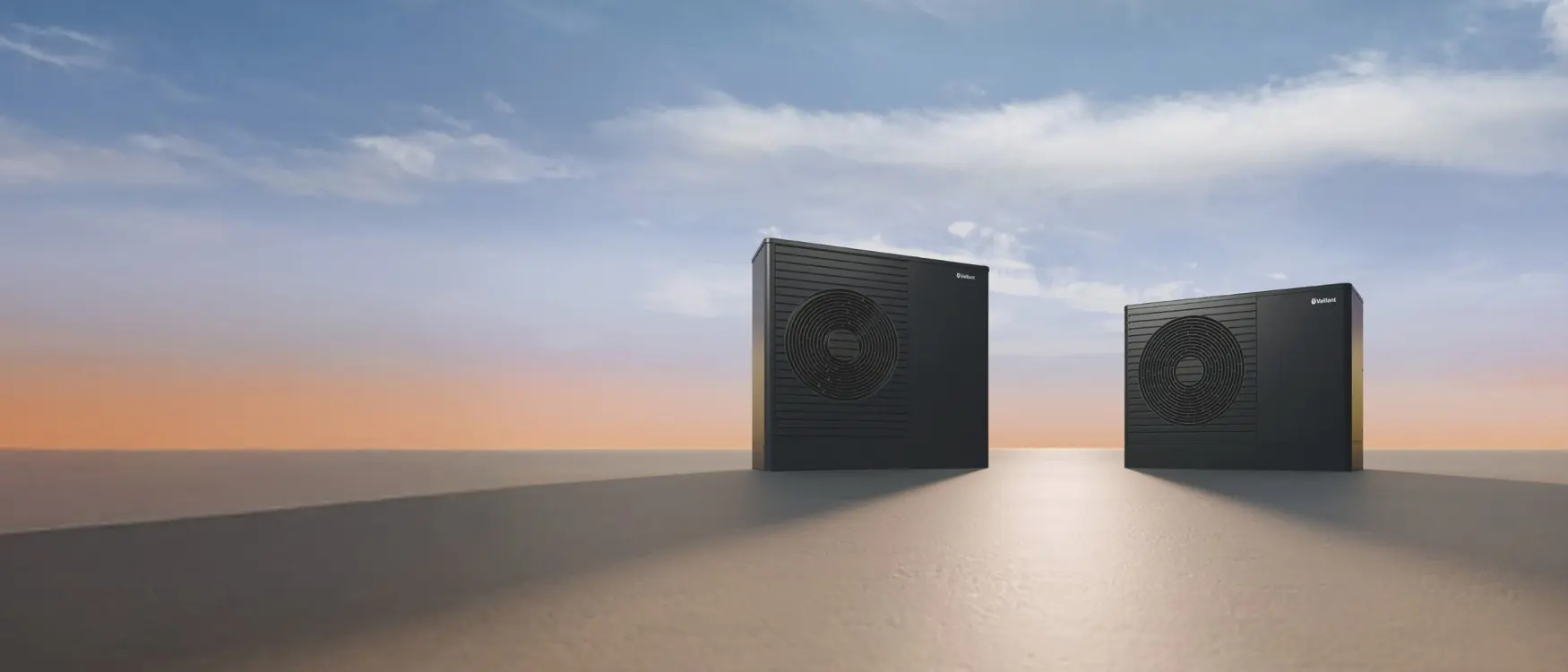 Wärmepumpen aroTHERM plus und aroTHERM pro mit blauem Himmel im Hintergrund.